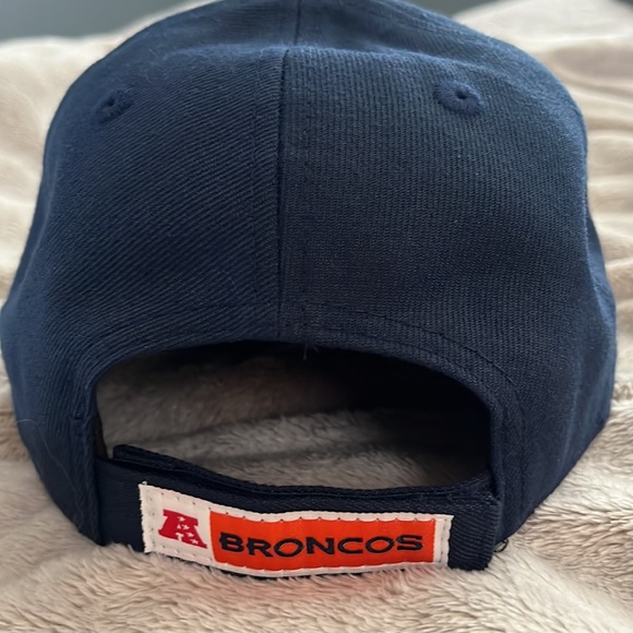SOLD ✅: Denver Broncos Hat - Picture 3 of 5